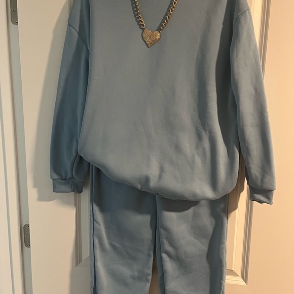 Comfy Plush 3pc lounge set NWOT - Picture 3 of 4